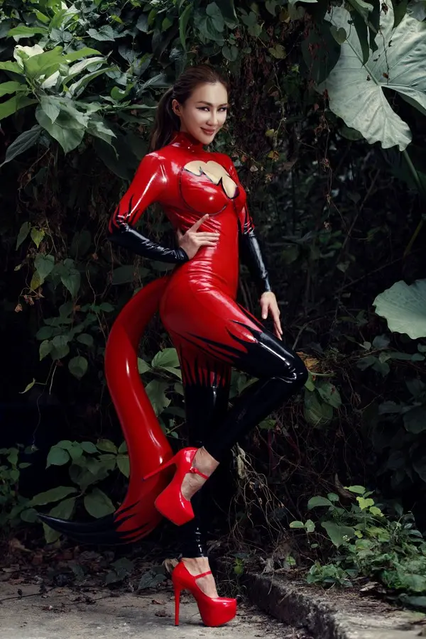 Latex Devil-icious Inflatable Tail Costume Catsuit Latex Devil-icious Inflatable Tail Costume Catsuit