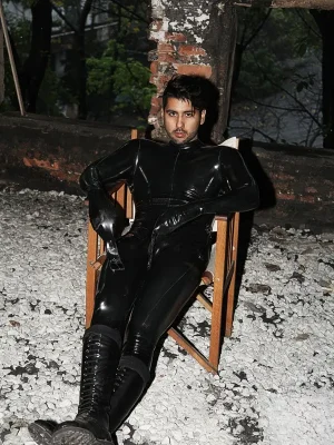 Latex Mens Bondage-Sleeved Catsuit Latex Mens Bondage-Sleeved Catsuit