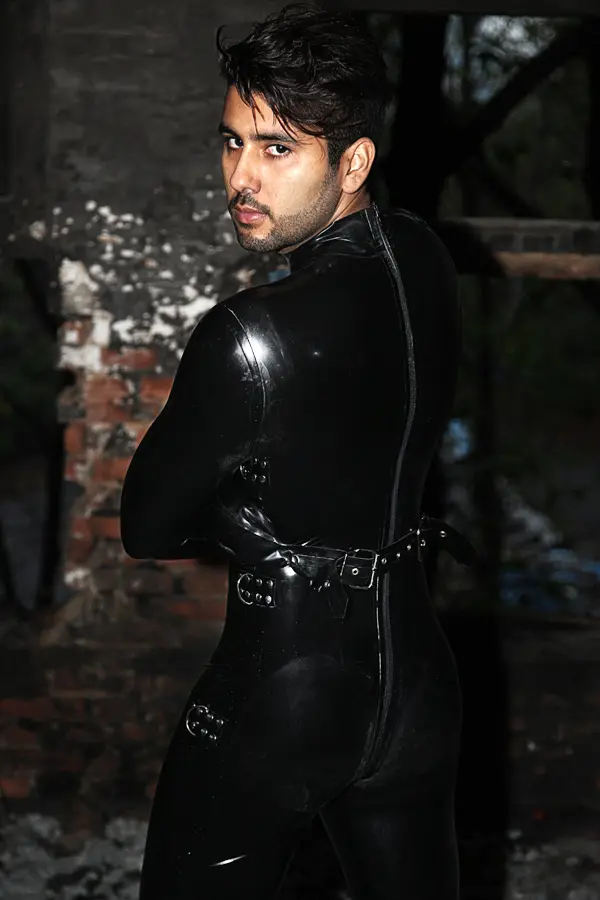 Latex Mens Bondage-Sleeved Catsuit Latex Mens Bondage-Sleeved Catsuit