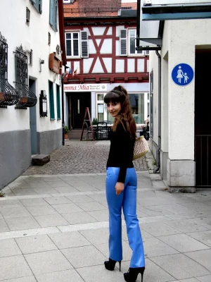 Latex Standard Jeans