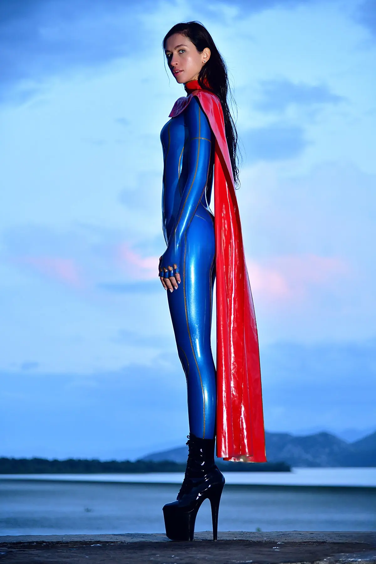Latex Super Girl Cosplay Catsuit Latex Super Girl Cosplay Catsuit